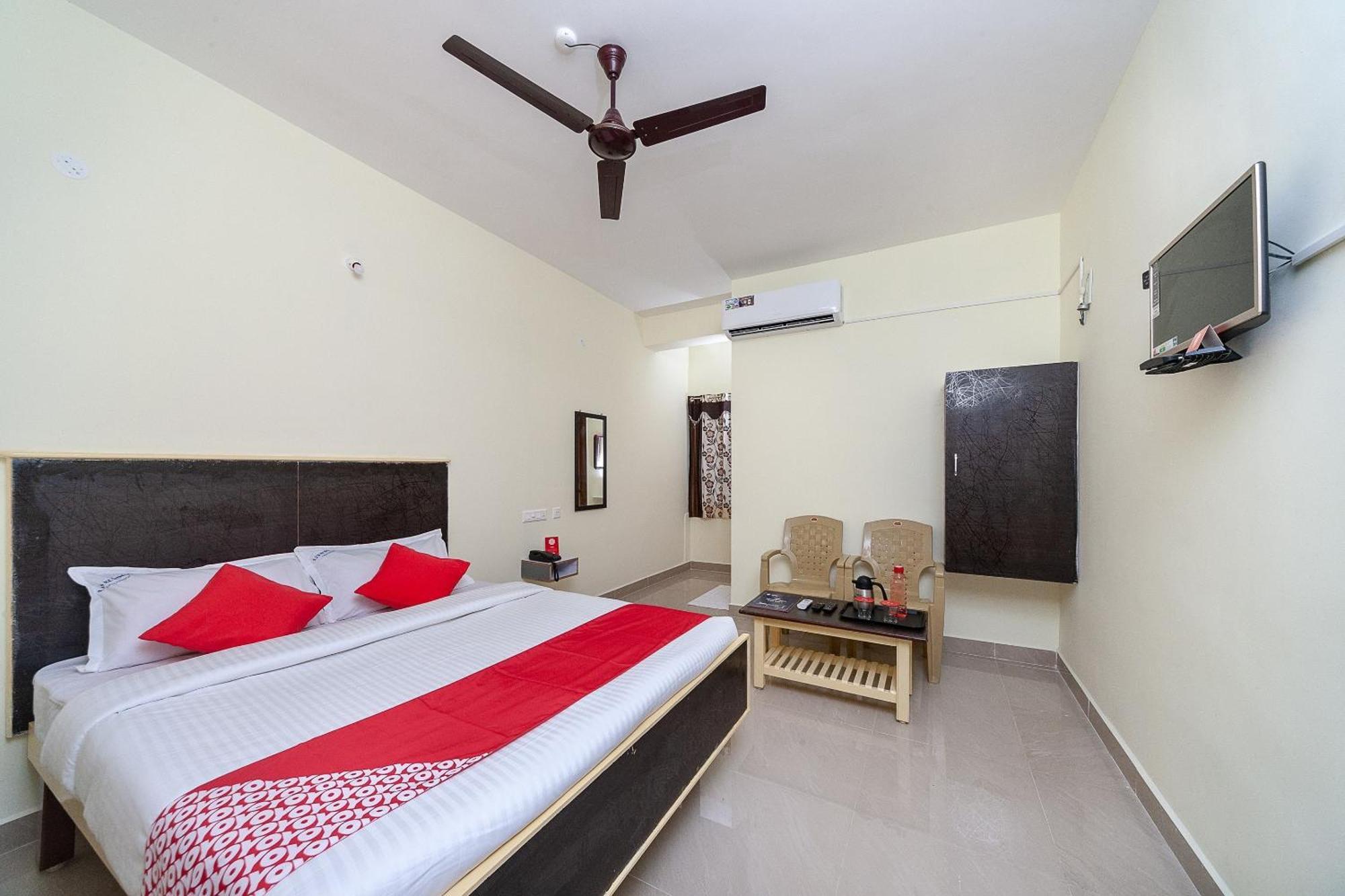 OYO 19011 Hotel Sannidhi Residency Tirupati Esterno foto